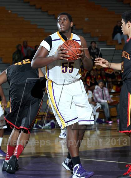 Thumbnail 3 in Lynwood vs. Dominguez photogallery.