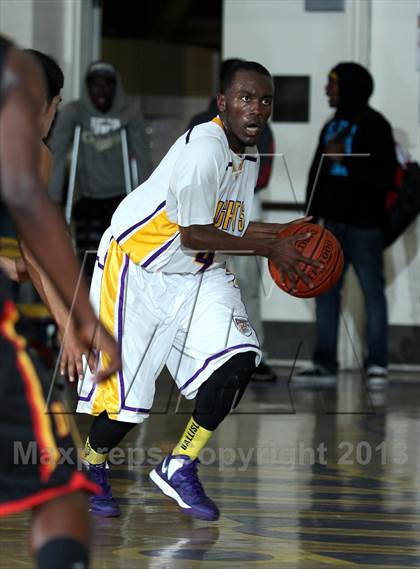 Thumbnail 3 in Lynwood vs. Dominguez photogallery.
