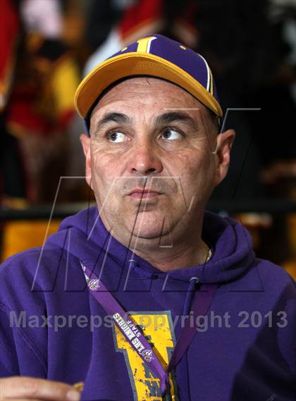 Thumbnail 3 in Lynwood vs. Dominguez photogallery.