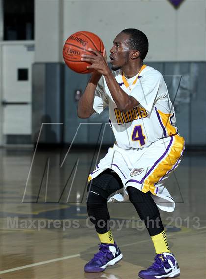 Thumbnail 3 in Lynwood vs. Dominguez photogallery.