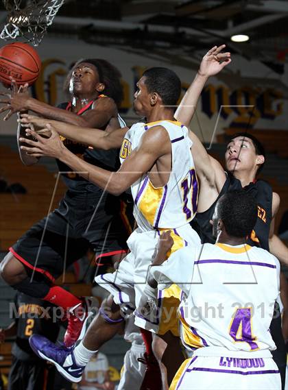 Thumbnail 3 in Lynwood vs. Dominguez photogallery.