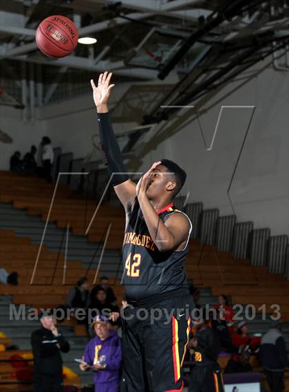 Thumbnail 3 in Lynwood vs. Dominguez photogallery.