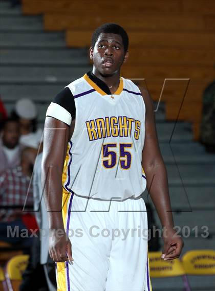 Thumbnail 2 in Lynwood vs. Dominguez photogallery.