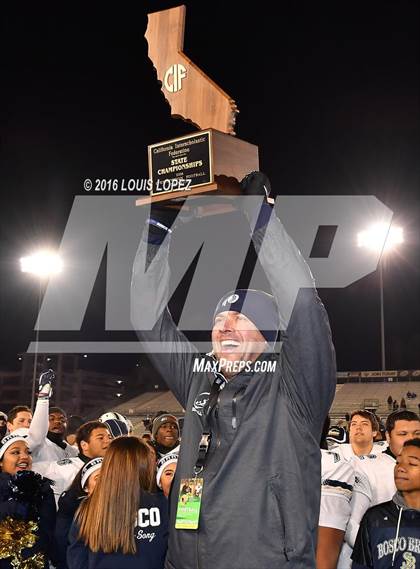 Thumbnail 2 in De La Salle vs. St. John Bosco (CIF State Open Division Final) photogallery.