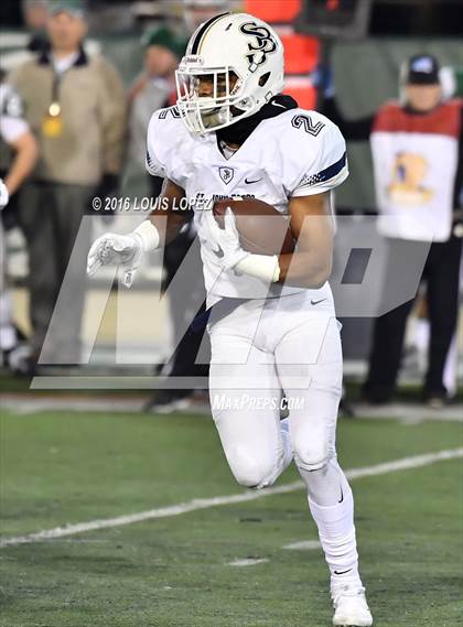 Thumbnail 3 in De La Salle vs. St. John Bosco (CIF State Open Division Final) photogallery.