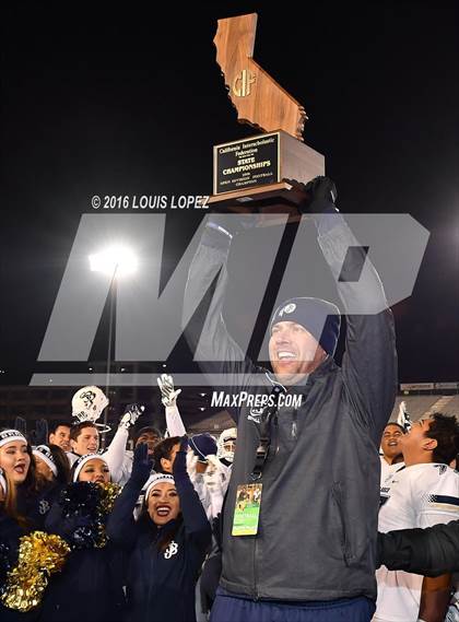 Thumbnail 2 in De La Salle vs. St. John Bosco (CIF State Open Division Final) photogallery.