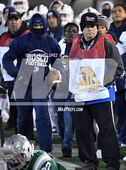Thumbnail 3 in De La Salle vs. St. John Bosco (CIF State Open Division Final) photogallery.