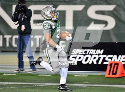Thumbnail 3 in De La Salle vs. St. John Bosco (CIF State Open Division Final) photogallery.