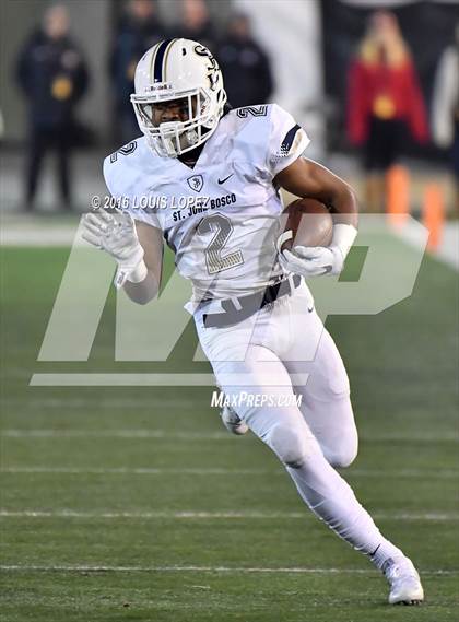 Thumbnail 3 in De La Salle vs. St. John Bosco (CIF State Open Division Final) photogallery.