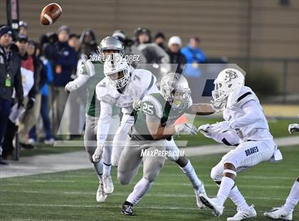 Thumbnail 2 in De La Salle vs. St. John Bosco (CIF State Open Division Final) photogallery.