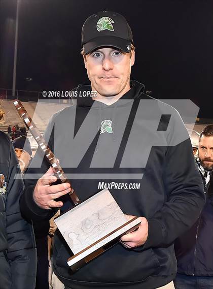 Thumbnail 3 in De La Salle vs. St. John Bosco (CIF State Open Division Final) photogallery.