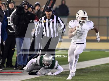 Thumbnail 3 in De La Salle vs. St. John Bosco (CIF State Open Division Final) photogallery.