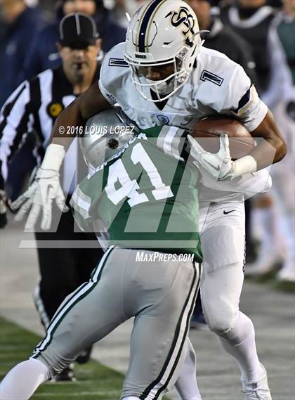 Thumbnail 2 in De La Salle vs. St. John Bosco (CIF State Open Division Final) photogallery.