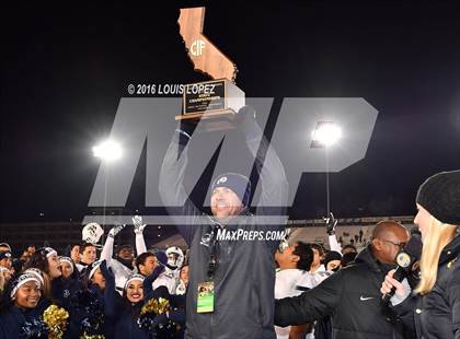 Thumbnail 3 in De La Salle vs. St. John Bosco (CIF State Open Division Final) photogallery.