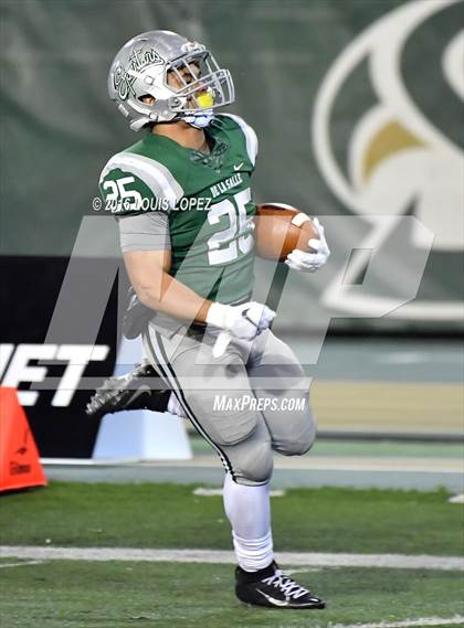 Thumbnail 3 in De La Salle vs. St. John Bosco (CIF State Open Division Final) photogallery.