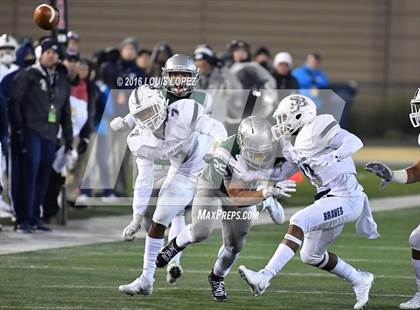Thumbnail 3 in De La Salle vs. St. John Bosco (CIF State Open Division Final) photogallery.