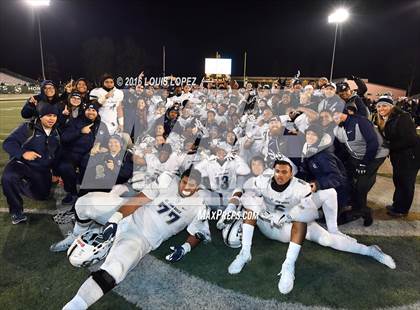 Thumbnail 3 in De La Salle vs. St. John Bosco (CIF State Open Division Final) photogallery.