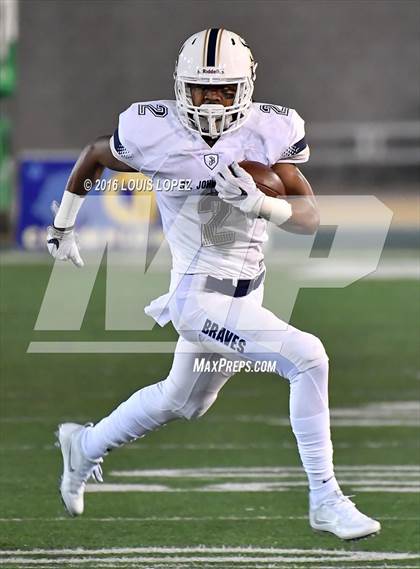 Thumbnail 2 in De La Salle vs. St. John Bosco (CIF State Open Division Final) photogallery.