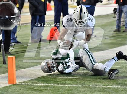 Thumbnail 2 in De La Salle vs. St. John Bosco (CIF State Open Division Final) photogallery.