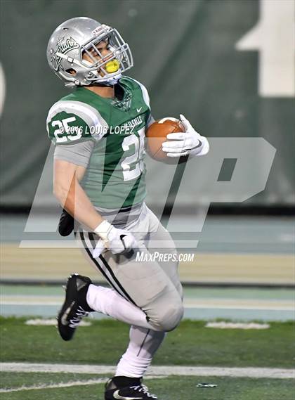 Thumbnail 3 in De La Salle vs. St. John Bosco (CIF State Open Division Final) photogallery.