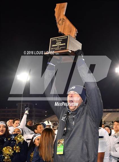 Thumbnail 1 in De La Salle vs. St. John Bosco (CIF State Open Division Final) photogallery.