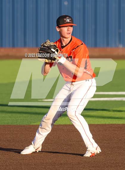 Thumbnail 3 in Collinsville vs. Petrolia (UIL 2A Area Playoff) photogallery.