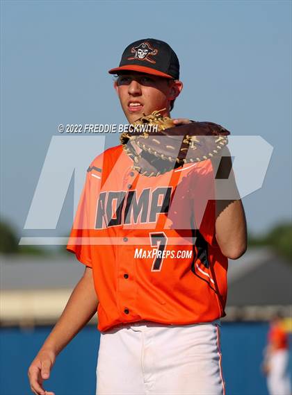 Thumbnail 3 in Collinsville vs. Petrolia (UIL 2A Area Playoff) photogallery.