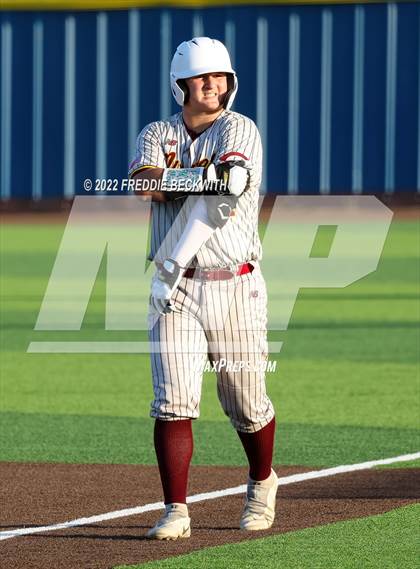 Thumbnail 3 in Collinsville vs. Petrolia (UIL 2A Area Playoff) photogallery.