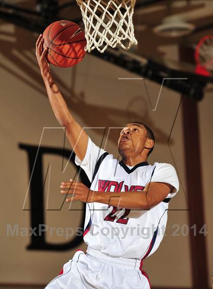 Thumbnail 2 in King vs. Maranatha (MaxPreps Holiday Classic) photogallery.