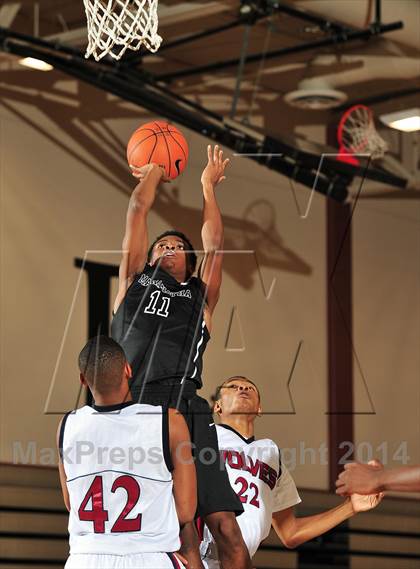 Thumbnail 1 in King vs. Maranatha (MaxPreps Holiday Classic) photogallery.