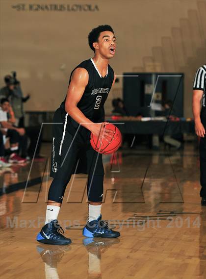 Thumbnail 1 in King vs. Maranatha (MaxPreps Holiday Classic) photogallery.