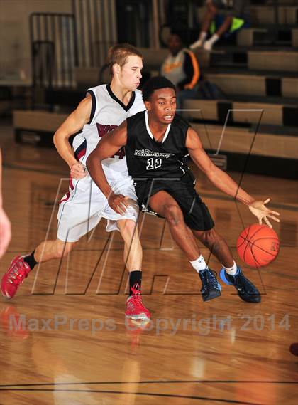 Thumbnail 3 in King vs. Maranatha (MaxPreps Holiday Classic) photogallery.