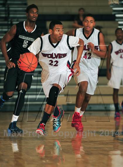 Thumbnail 2 in King vs. Maranatha (MaxPreps Holiday Classic) photogallery.