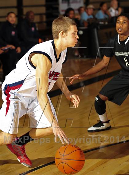 Thumbnail 1 in King vs. Maranatha (MaxPreps Holiday Classic) photogallery.