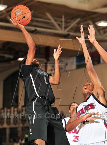 Thumbnail 2 in King vs. Maranatha (MaxPreps Holiday Classic) photogallery.