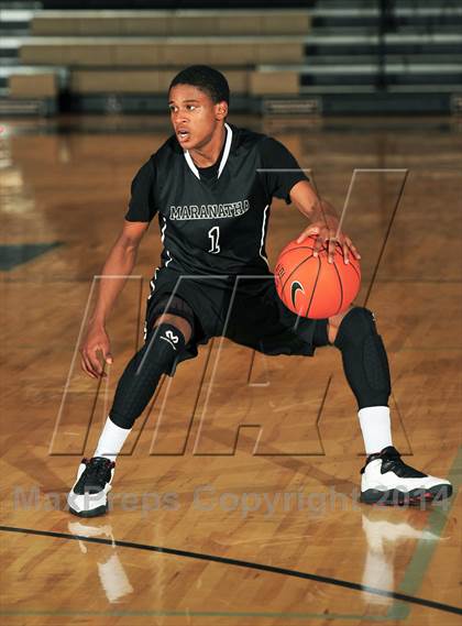 Thumbnail 3 in King vs. Maranatha (MaxPreps Holiday Classic) photogallery.