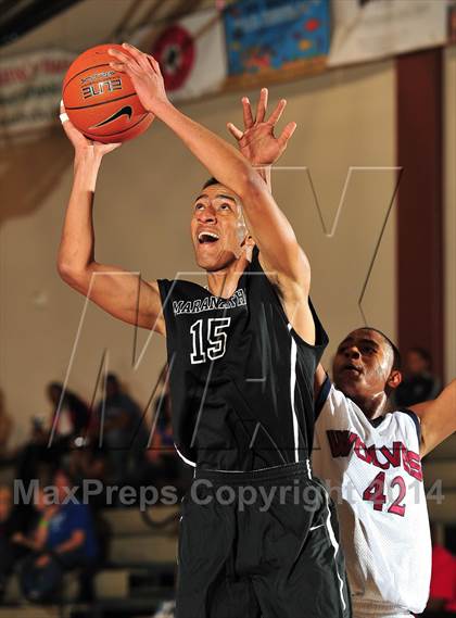 Thumbnail 3 in King vs. Maranatha (MaxPreps Holiday Classic) photogallery.