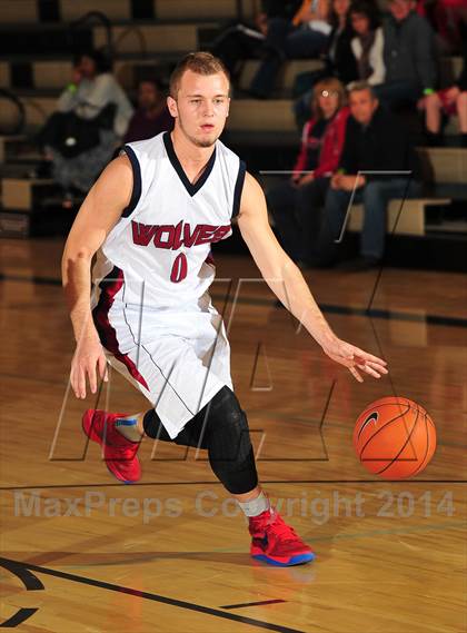 Thumbnail 1 in King vs. Maranatha (MaxPreps Holiday Classic) photogallery.