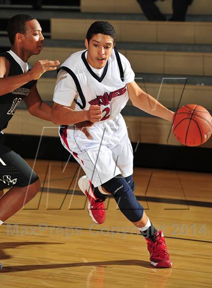 Thumbnail 2 in King vs. Maranatha (MaxPreps Holiday Classic) photogallery.