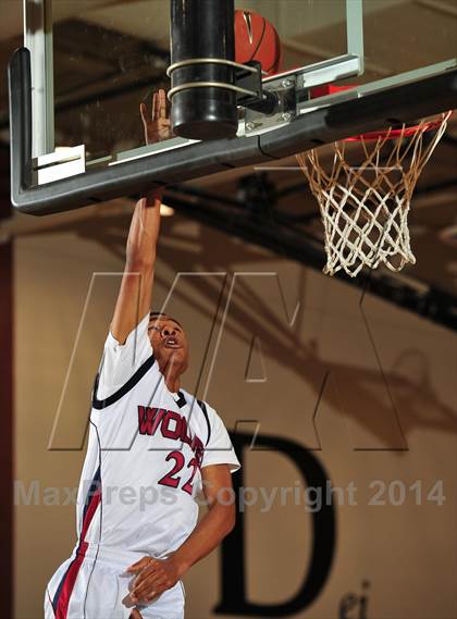 Thumbnail 1 in King vs. Maranatha (MaxPreps Holiday Classic) photogallery.