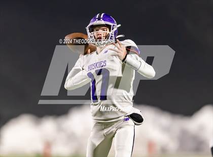 Thumbnail 2 in Douglas County vs. Arapahoe (CHSAA 5A 1st Round) photogallery.