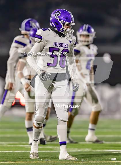 Thumbnail 3 in Douglas County vs. Arapahoe (CHSAA 5A 1st Round) photogallery.