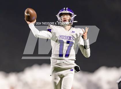 Thumbnail 3 in Douglas County vs. Arapahoe (CHSAA 5A 1st Round) photogallery.