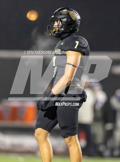 Thumbnail 3 in Douglas County vs. Arapahoe (CHSAA 5A 1st Round) photogallery.