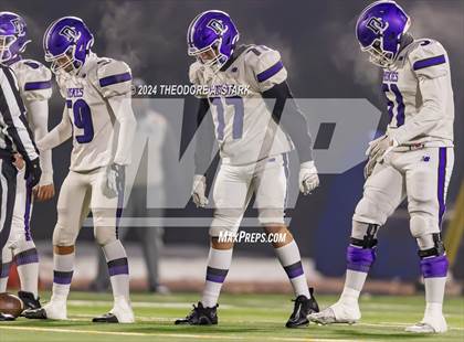 Thumbnail 3 in Douglas County vs. Arapahoe (CHSAA 5A 1st Round) photogallery.