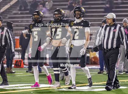 Thumbnail 3 in Douglas County vs. Arapahoe (CHSAA 5A 1st Round) photogallery.