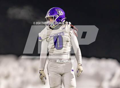 Thumbnail 3 in Douglas County vs. Arapahoe (CHSAA 5A 1st Round) photogallery.