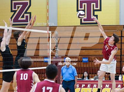 Thumbnail 1 in El Dorado @ Esperanza photogallery.