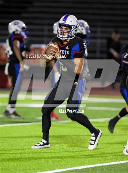 Thumbnail 3 in Glendale @ Moon Valley (Senior Night) photogallery.