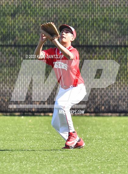 Thumbnail 2 in Valley View vs Sacred Heart (Era Tournament) photogallery.